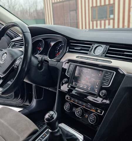 Черный Фольксваген Пассат, объемом двигателя 1.97 л и пробегом 280 тыс. км за 14400 $, фото 22 на Automoto.ua