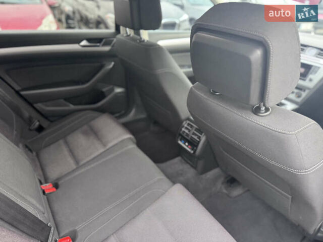 Черный Фольксваген Пассат, объемом двигателя 1.6 л и пробегом 347 тыс. км за 11700 $, фото 36 на Automoto.ua