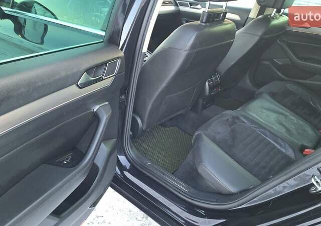 Черный Фольксваген Пассат, объемом двигателя 1.97 л и пробегом 243 тыс. км за 13999 $, фото 26 на Automoto.ua