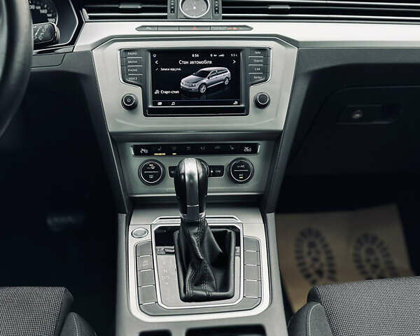 Черный Фольксваген Пассат, объемом двигателя 1.97 л и пробегом 216 тыс. км за 15999 $, фото 12 на Automoto.ua