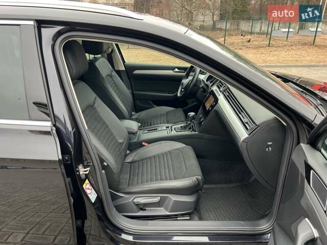 Черный Фольксваген Пассат, объемом двигателя 1.6 л и пробегом 247 тыс. км за 15500 $, фото 73 на Automoto.ua