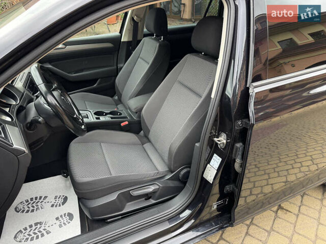 Черный Фольксваген Пассат, объемом двигателя 2 л и пробегом 170 тыс. км за 17500 $, фото 22 на Automoto.ua