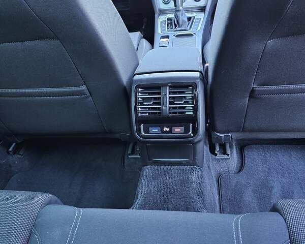 Чорний Фольксваген Пассат, об'ємом двигуна 2 л та пробігом 330 тис. км за 14800 $, фото 22 на Automoto.ua