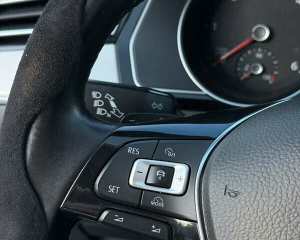 Черный Фольксваген Пассат, объемом двигателя 1.97 л и пробегом 290 тыс. км за 14999 $, фото 13 на Automoto.ua