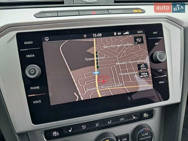 Черный Фольксваген Пассат, объемом двигателя 1.97 л и пробегом 250 тыс. км за 17299 $, фото 24 на Automoto.ua