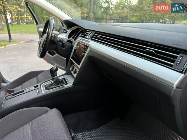 Черный Фольксваген Пассат, объемом двигателя 1.97 л и пробегом 290 тыс. км за 18990 $, фото 21 на Automoto.ua