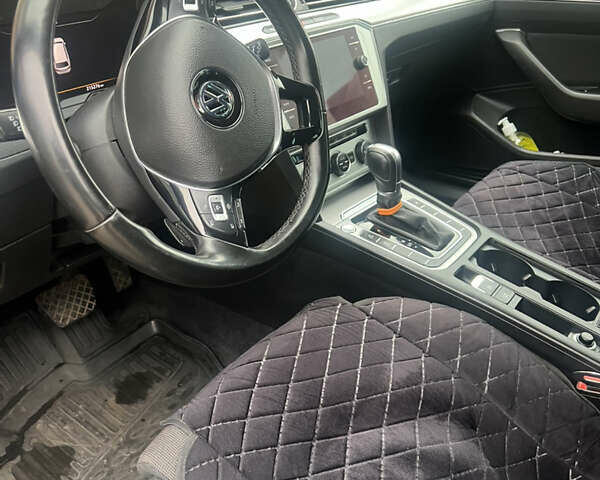 Черный Фольксваген Пассат, объемом двигателя 1.97 л и пробегом 216 тыс. км за 21000 $, фото 11 на Automoto.ua