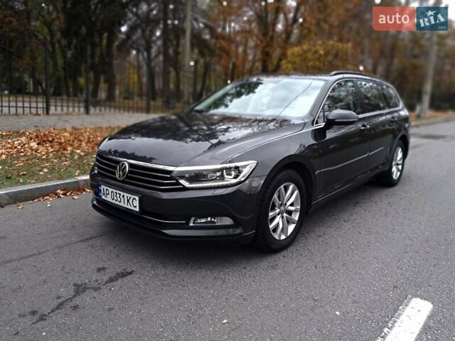 Черный Фольксваген Пассат, объемом двигателя 1.6 л и пробегом 230 тыс. км за 16700 $, фото 25 на Automoto.ua