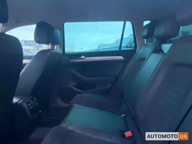 Чорний Фольксваген Пассат, об'ємом двигуна 2 л та пробігом 235 тис. км за 18600 $, фото 18 на Automoto.ua