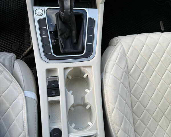 Черный Фольксваген Пассат, объемом двигателя 1.97 л и пробегом 223 тыс. км за 17100 $, фото 23 на Automoto.ua