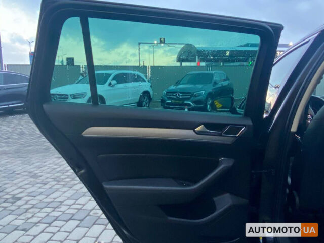 Чорний Фольксваген Пассат, об'ємом двигуна 2 л та пробігом 235 тис. км за 18600 $, фото 15 на Automoto.ua