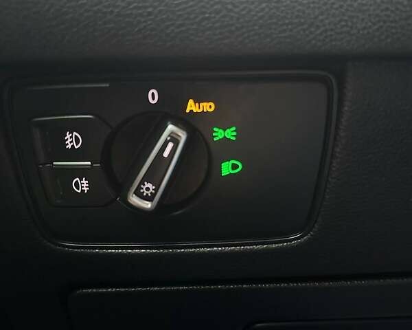 Черный Фольксваген Пассат, объемом двигателя 1.97 л и пробегом 206 тыс. км за 17700 $, фото 5 на Automoto.ua