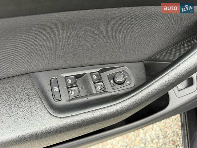 Черный Фольксваген Пассат, объемом двигателя 1.6 л и пробегом 253 тыс. км за 16259 $, фото 14 на Automoto.ua