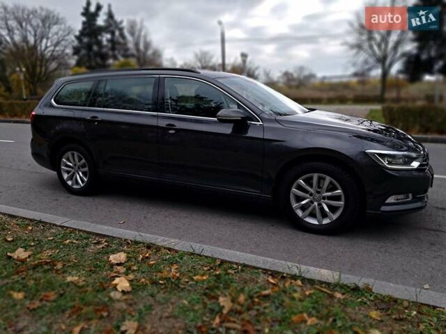 Черный Фольксваген Пассат, объемом двигателя 1.6 л и пробегом 230 тыс. км за 16700 $, фото 30 на Automoto.ua