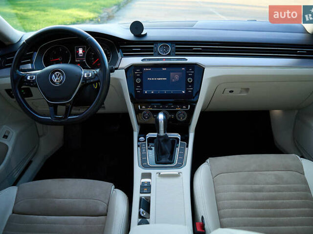 Чорний Фольксваген Пассат, об'ємом двигуна 2 л та пробігом 244 тис. км за 18500 $, фото 45 на Automoto.ua