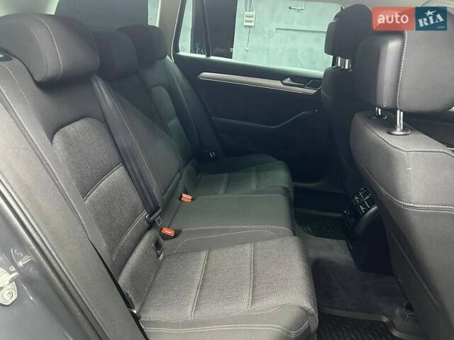 Черный Фольксваген Пассат, объемом двигателя 2 л и пробегом 239 тыс. км за 15300 $, фото 16 на Automoto.ua