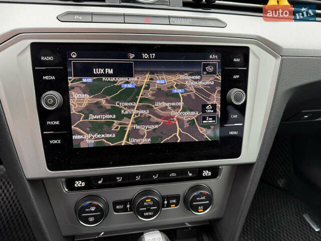 Черный Фольксваген Пассат, объемом двигателя 1.6 л и пробегом 253 тыс. км за 16259 $, фото 8 на Automoto.ua