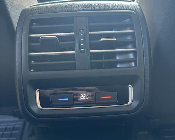 Фольксваген Пассат 2018 у Києві на Automoto.ua Чорний Фольксваген Пассат, об'ємом двигуна 1.97 л та пробігом 280 тис. км за 13900 $, фото 8 на Automoto.ua