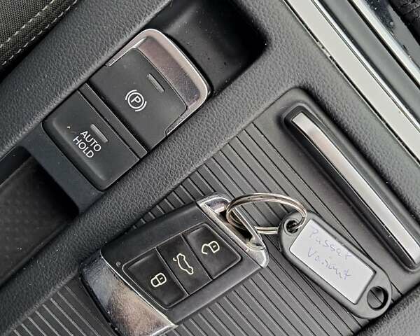 Черный Фольксваген Пассат, объемом двигателя 2 л и пробегом 250 тыс. км за 16700 $, фото 28 на Automoto.ua