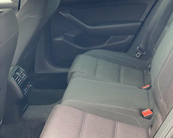 Черный Фольксваген Пассат, объемом двигателя 1.97 л и пробегом 214 тыс. км за 18999 $, фото 30 на Automoto.ua