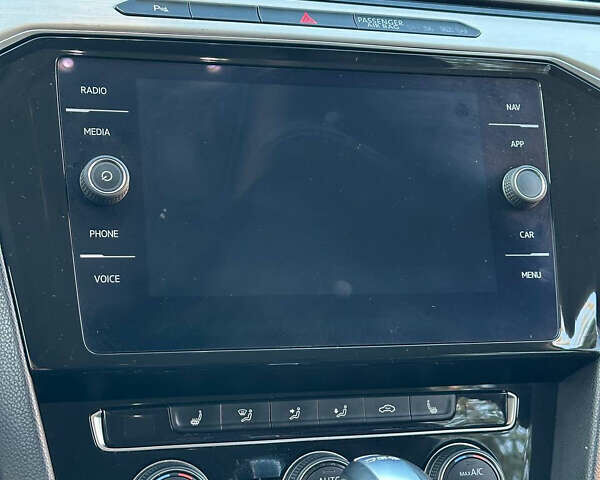 Черный Фольксваген Пассат, объемом двигателя 2 л и пробегом 190 тыс. км за 17200 $, фото 13 на Automoto.ua