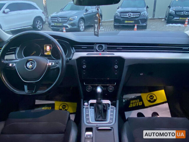 Чорний Фольксваген Пассат, об'ємом двигуна 2 л та пробігом 235 тис. км за 18600 $, фото 12 на Automoto.ua