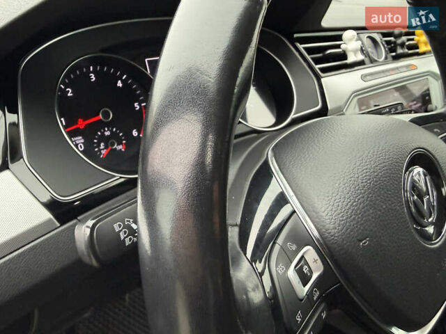 Черный Фольксваген Пассат, объемом двигателя 1.6 л и пробегом 253 тыс. км за 16259 $, фото 7 на Automoto.ua