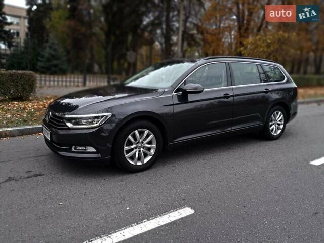 Черный Фольксваген Пассат, объемом двигателя 1.6 л и пробегом 230 тыс. км за 16700 $, фото 24 на Automoto.ua