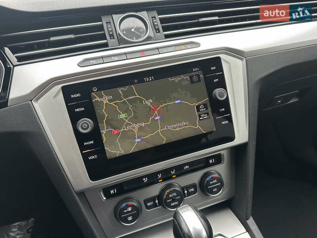 Фольксваген Пассат 2018 в Дубно на Automoto.ua Черный Фольксваген Пассат, объемом двигателя 2 л и пробегом 250 тыс. км за 16950 $, фото 53 на Automoto.ua