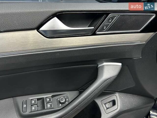 Чорний Фольксваген Пассат, об'ємом двигуна 1.97 л та пробігом 220 тис. км за 17800 $, фото 20 на Automoto.ua