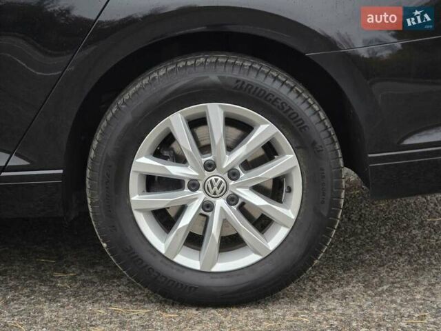 Фольксваген Пассат 2018 у Ковель на Automoto.ua Чорний Фольксваген Пассат, об'ємом двигуна 2 л та пробігом 234 тис. км за 18599 $, фото 18 на Automoto.ua