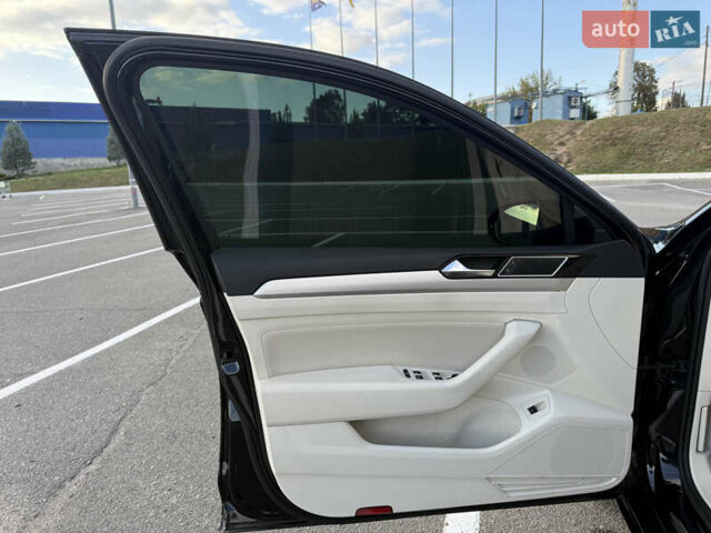 Черный Фольксваген Пассат, объемом двигателя 1.97 л и пробегом 223 тыс. км за 17100 $, фото 15 на Automoto.ua