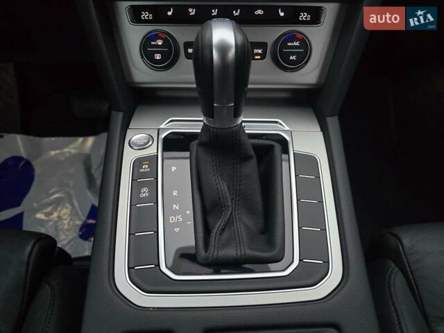Фольксваген Пассат 2018 у Ковель на Automoto.ua Чорний Фольксваген Пассат, об'ємом двигуна 2 л та пробігом 234 тис. км за 18599 $, фото 75 на Automoto.ua
