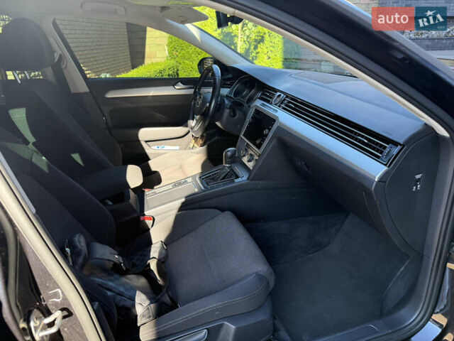 Черный Фольксваген Пассат, объемом двигателя 1.97 л и пробегом 236 тыс. км за 16500 $, фото 9 на Automoto.ua