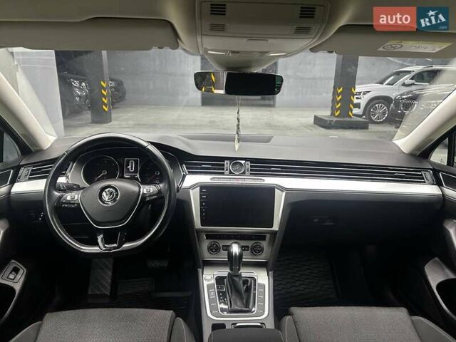 Черный Фольксваген Пассат, объемом двигателя 2 л и пробегом 239 тыс. км за 15300 $, фото 6 на Automoto.ua