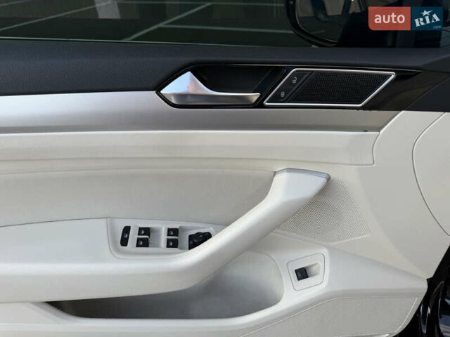 Черный Фольксваген Пассат, объемом двигателя 1.97 л и пробегом 223 тыс. км за 17100 $, фото 18 на Automoto.ua