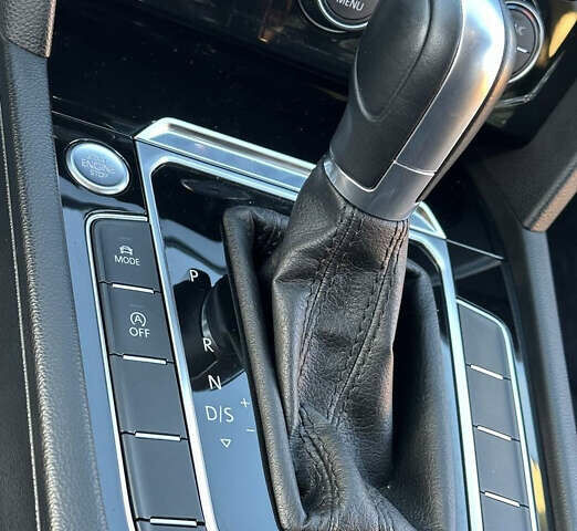 Черный Фольксваген Пассат, объемом двигателя 2 л и пробегом 190 тыс. км за 17200 $, фото 12 на Automoto.ua