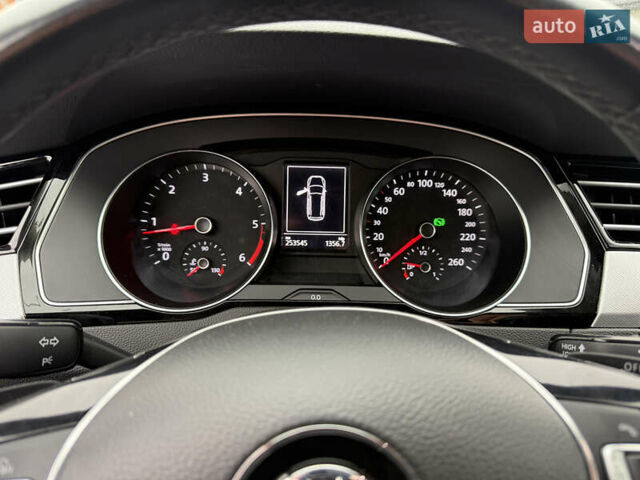 Черный Фольксваген Пассат, объемом двигателя 1.6 л и пробегом 253 тыс. км за 16259 $, фото 9 на Automoto.ua