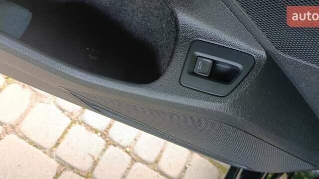 Черный Фольксваген Пассат, объемом двигателя 1.97 л и пробегом 109 тыс. км за 25890 $, фото 10 на Automoto.ua