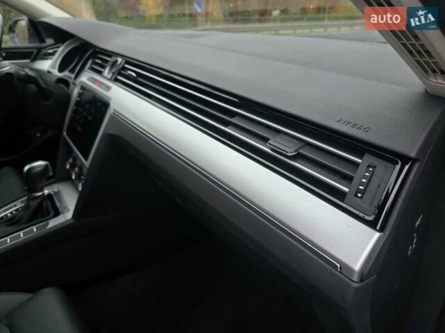 Фольксваген Пассат 2018 у Ковель на Automoto.ua Чорний Фольксваген Пассат, об'ємом двигуна 2 л та пробігом 234 тис. км за 18599 $, фото 57 на Automoto.ua
