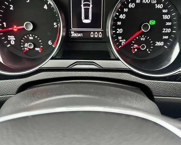 Черный Фольксваген Пассат, объемом двигателя 1.97 л и пробегом 206 тыс. км за 17700 $, фото 7 на Automoto.ua