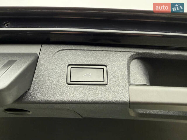 Черный Фольксваген Пассат, объемом двигателя 1.6 л и пробегом 253 тыс. км за 16259 $, фото 24 на Automoto.ua