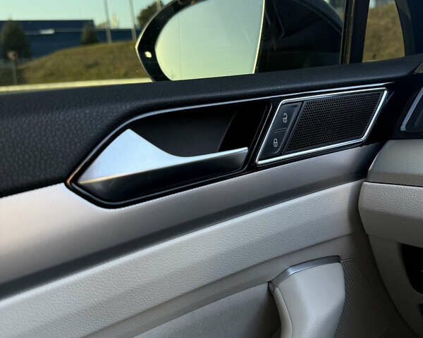 Черный Фольксваген Пассат, объемом двигателя 1.97 л и пробегом 223 тыс. км за 17100 $, фото 16 на Automoto.ua