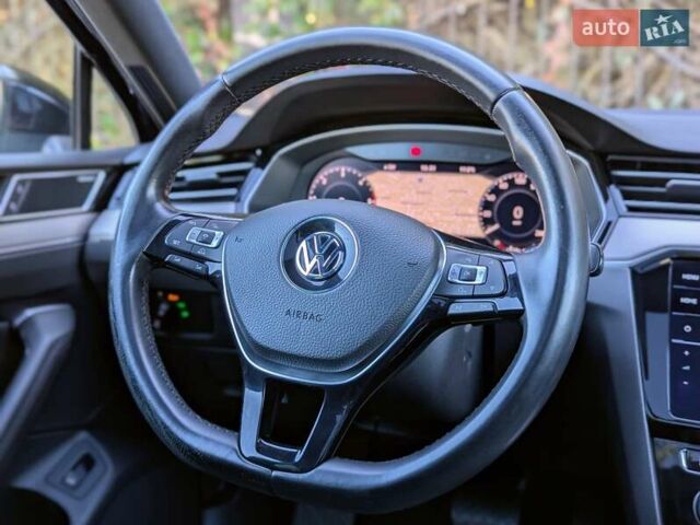 Фольксваген Пассат 2018 в Луцке на Automoto.ua Черный Фольксваген Пассат, объемом двигателя 1.97 л и пробегом 240 тыс. км за 19300 $, фото 12 на Automoto.ua