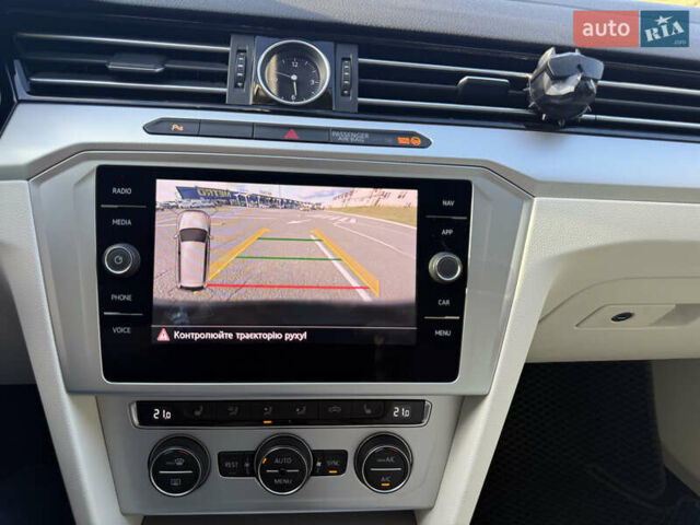 Черный Фольксваген Пассат, объемом двигателя 1.97 л и пробегом 223 тыс. км за 17100 $, фото 22 на Automoto.ua