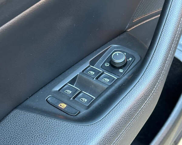 Черный Фольксваген Пассат, объемом двигателя 2 л и пробегом 190 тыс. км за 17200 $, фото 27 на Automoto.ua