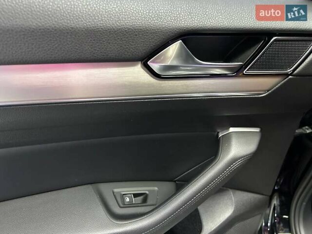 Чорний Фольксваген Пассат, об'ємом двигуна 1.97 л та пробігом 220 тис. км за 17800 $, фото 19 на Automoto.ua