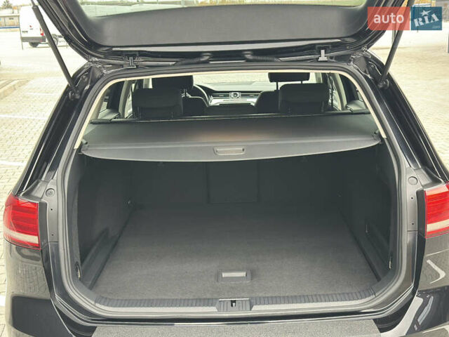 Фольксваген Пассат 2018 в Дубно на Automoto.ua Черный Фольксваген Пассат, объемом двигателя 2 л и пробегом 250 тыс. км за 16950 $, фото 30 на Automoto.ua