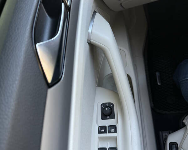 Черный Фольксваген Пассат, объемом двигателя 1.97 л и пробегом 223 тыс. км за 17100 $, фото 17 на Automoto.ua