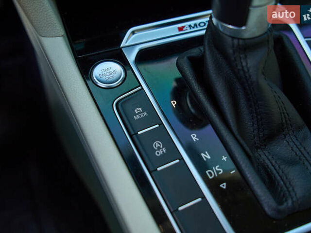 Чорний Фольксваген Пассат, об'ємом двигуна 2 л та пробігом 244 тис. км за 18500 $, фото 36 на Automoto.ua